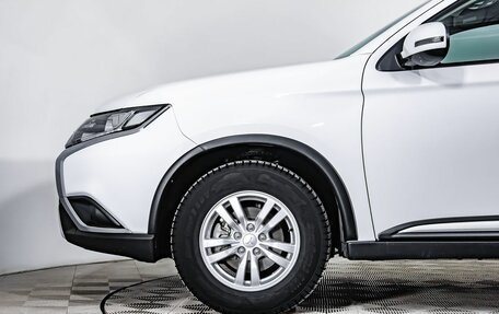 Mitsubishi Outlander III рестайлинг 3, 2021 год, 2 750 000 рублей, 9 фотография