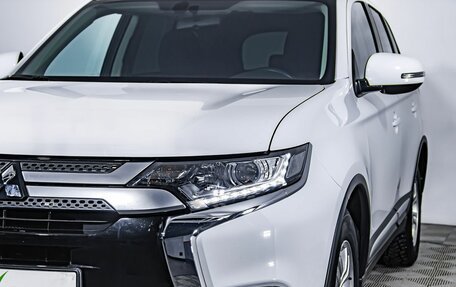 Mitsubishi Outlander III рестайлинг 3, 2021 год, 2 750 000 рублей, 10 фотография
