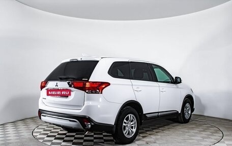 Mitsubishi Outlander III рестайлинг 3, 2021 год, 2 750 000 рублей, 2 фотография