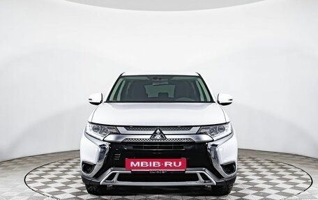 Mitsubishi Outlander III рестайлинг 3, 2021 год, 2 750 000 рублей, 3 фотография