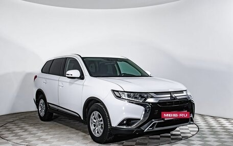 Mitsubishi Outlander III рестайлинг 3, 2021 год, 2 750 000 рублей, 5 фотография