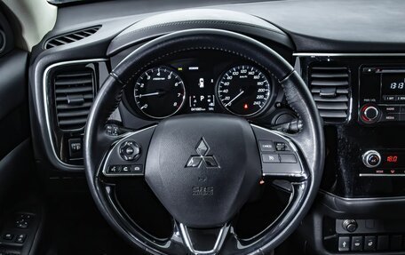 Mitsubishi Outlander III рестайлинг 3, 2021 год, 2 750 000 рублей, 18 фотография
