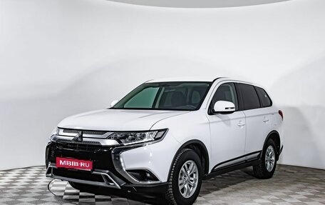 Mitsubishi Outlander III рестайлинг 3, 2021 год, 2 750 000 рублей, 1 фотография