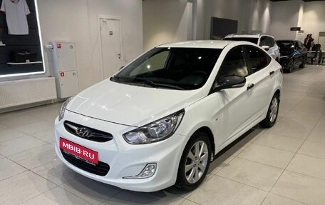 Hyundai Solaris II рестайлинг, 2012 год, 900 000 рублей, 1 фотография