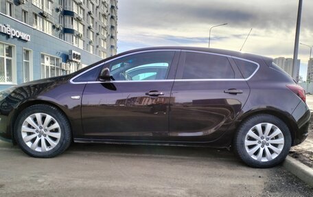 Opel Astra J, 2014 год, 810 000 рублей, 1 фотография