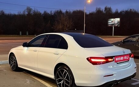 Mercedes-Benz E-Класс, 2021 год, 4 800 000 рублей, 3 фотография