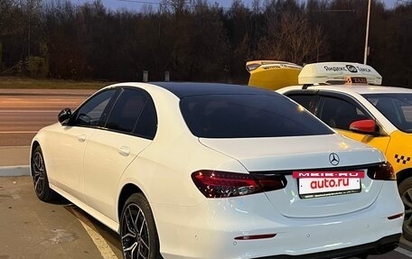 Mercedes-Benz E-Класс, 2021 год, 4 800 000 рублей, 2 фотография