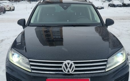 Volkswagen Touareg III, 2015 год, 2 950 000 рублей, 2 фотография