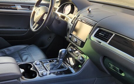 Volkswagen Touareg III, 2015 год, 2 950 000 рублей, 9 фотография