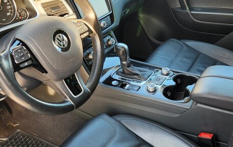 Volkswagen Touareg III, 2015 год, 2 950 000 рублей, 8 фотография