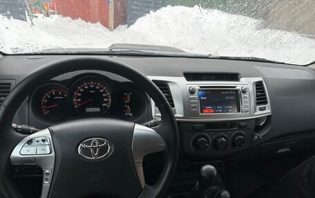 Toyota Hilux VII, 2013 год, 1 980 000 рублей, 18 фотография