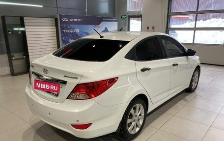 Hyundai Solaris II рестайлинг, 2012 год, 900 000 рублей, 4 фотография