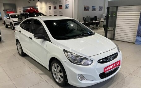 Hyundai Solaris II рестайлинг, 2012 год, 900 000 рублей, 3 фотография