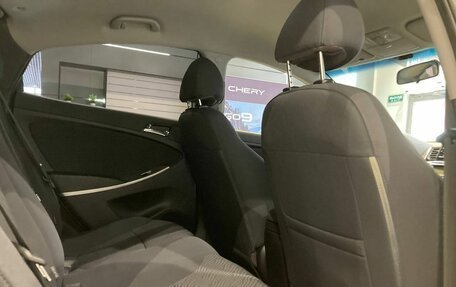 Hyundai Solaris II рестайлинг, 2012 год, 900 000 рублей, 12 фотография