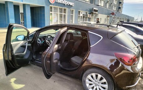 Opel Astra J, 2014 год, 810 000 рублей, 2 фотография