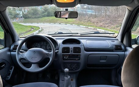 Renault Clio III, 2001 год, 260 000 рублей, 10 фотография