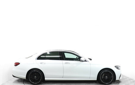 Mercedes-Benz E-Класс, 2020 год, 4 600 000 рублей, 4 фотография