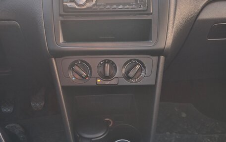 Volkswagen Polo VI (EU Market), 2012 год, 700 000 рублей, 4 фотография