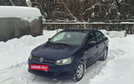 Volkswagen Polo VI (EU Market), 2012 год, 700 000 рублей, 2 фотография