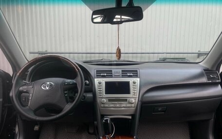 Toyota Camry, 2011 год, 1 250 000 рублей, 2 фотография