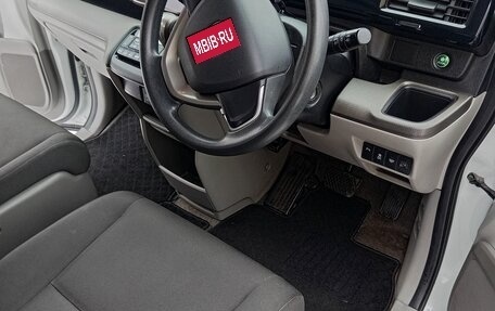 Honda Stepwgn IV, 2017 год, 2 099 000 рублей, 24 фотография