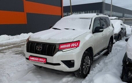Toyota Land Cruiser Prado 150 рестайлинг 2, 2022 год, 5 900 000 рублей, 1 фотография