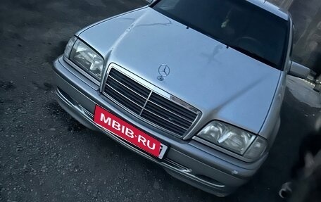 Mercedes-Benz C-Класс, 1998 год, 400 000 рублей, 1 фотография