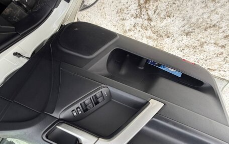 Toyota Land Cruiser Prado 150 рестайлинг 2, 2022 год, 5 900 000 рублей, 5 фотография