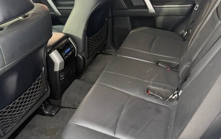 Toyota Land Cruiser Prado 150 рестайлинг 2, 2022 год, 5 900 000 рублей, 10 фотография