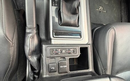 Toyota Land Cruiser Prado 150 рестайлинг 2, 2022 год, 5 900 000 рублей, 6 фотография