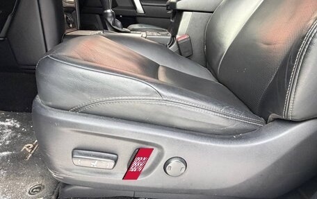 Toyota Land Cruiser Prado 150 рестайлинг 2, 2022 год, 5 900 000 рублей, 9 фотография