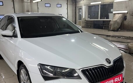 Skoda Superb III рестайлинг, 2018 год, 1 450 000 рублей, 15 фотография