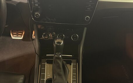 Skoda Superb III рестайлинг, 2018 год, 1 450 000 рублей, 18 фотография