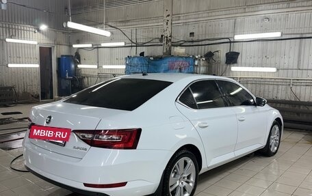 Skoda Superb III рестайлинг, 2018 год, 1 450 000 рублей, 7 фотография