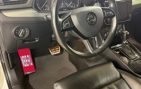 Skoda Superb III рестайлинг, 2018 год, 1 450 000 рублей, 20 фотография