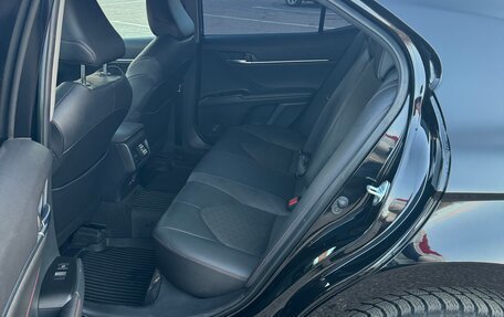 Toyota Camry, 2021 год, 3 340 000 рублей, 10 фотография