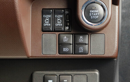 Toyota Tank I, 2019 год, 1 299 000 рублей, 18 фотография