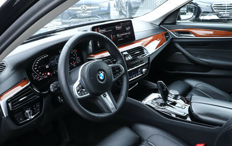 BMW 5 серия, 2021 год, 4 300 000 рублей, 13 фотография