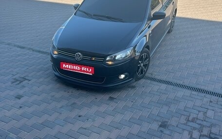 Volkswagen Polo VI (EU Market), 2013 год, 700 000 рублей, 2 фотография