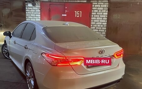 Toyota Camry, 2021 год, 4 200 000 рублей, 3 фотография