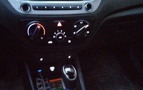 Hyundai Solaris II рестайлинг, 2019 год, 695 000 рублей, 3 фотография