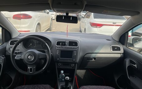 Volkswagen Polo VI (EU Market), 2011 год, 700 000 рублей, 5 фотография