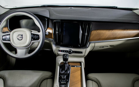 Volvo S90 II рестайлинг, 2017 год, 2 350 000 рублей, 11 фотография