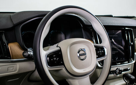 Volvo S90 II рестайлинг, 2017 год, 2 350 000 рублей, 18 фотография