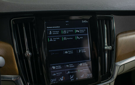 Volvo S90 II рестайлинг, 2017 год, 2 350 000 рублей, 17 фотография