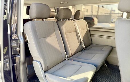 Volkswagen Caravelle T6 рестайлинг, 2018 год, 3 800 000 рублей, 24 фотография