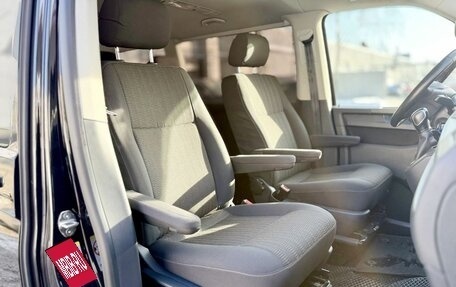 Volkswagen Caravelle T6 рестайлинг, 2018 год, 3 800 000 рублей, 23 фотография