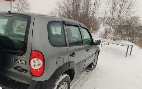 Chevrolet Niva I рестайлинг, 2017 год, 550 000 рублей, 4 фотография