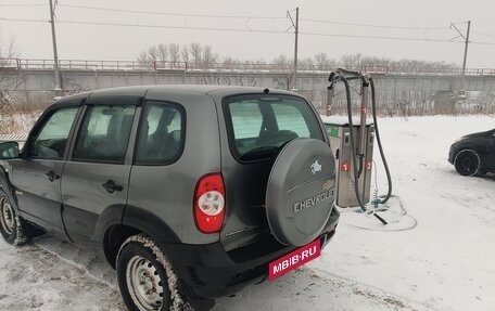 Chevrolet Niva I рестайлинг, 2017 год, 550 000 рублей, 6 фотография