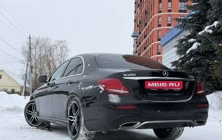 Mercedes-Benz E-Класс, 2019 год, 2 999 999 рублей, 8 фотография